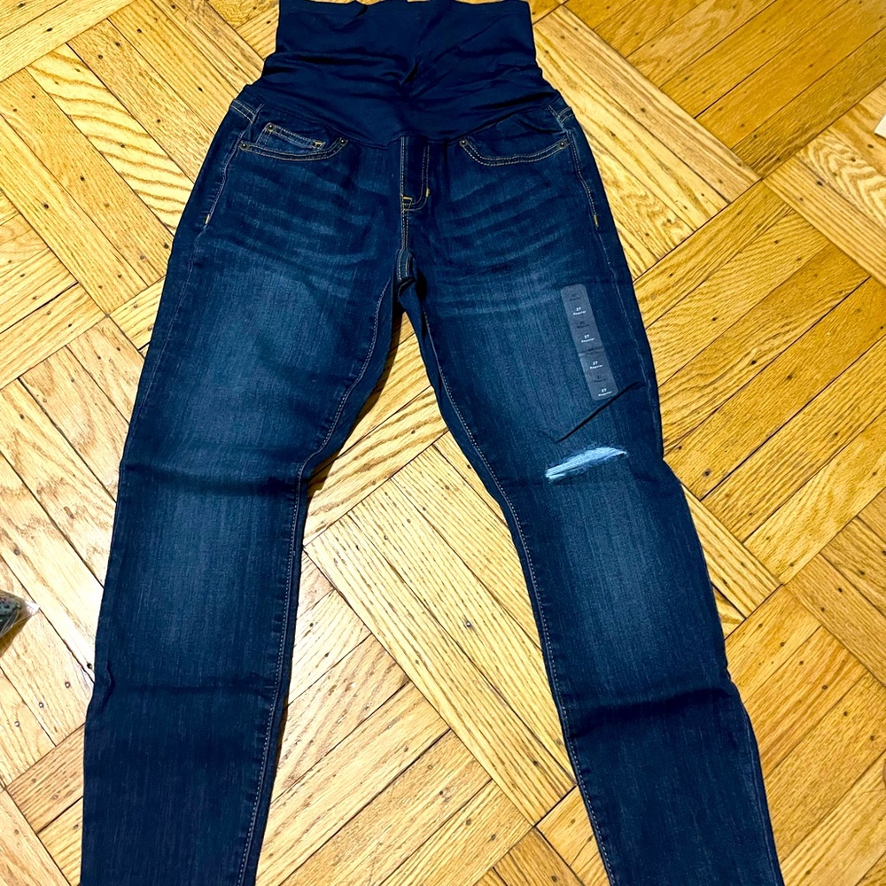 Bnwt Gap maternity jeans size 27 r